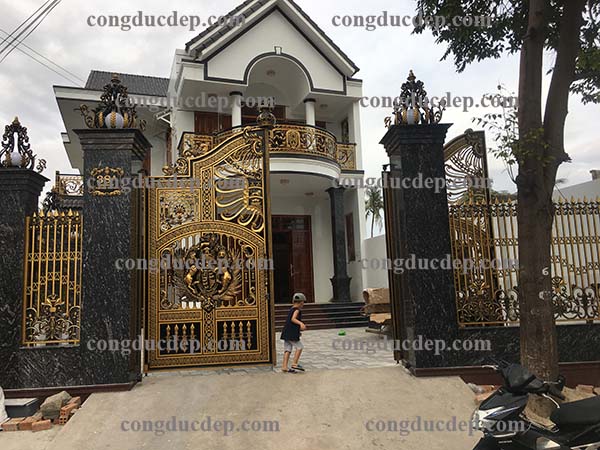 Lắp đặt cổng nhôm đúc tại Cam Ranh, Khánh Hòa
