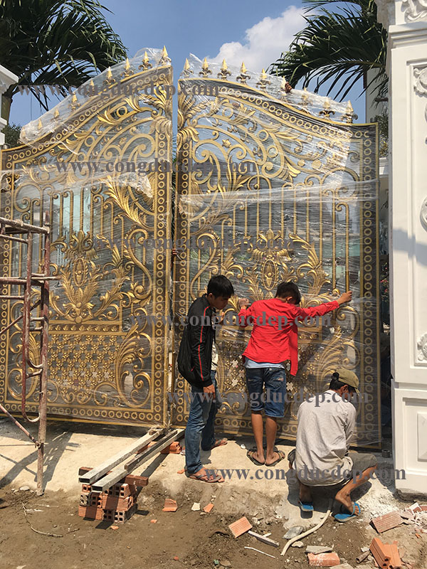 Lắp đặt cổng nhôm đúc tại đường Chiến Lược, quận Bình Tân