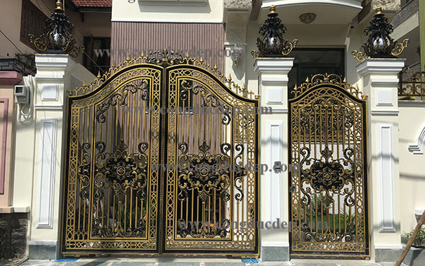 mẫu cửa cổng nhôm đúc đơn giản, tinh tế tại khu Tên Lửa, quận Bình Tân
