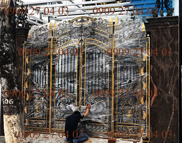 Lắp dựng cổng nhôm đúc tại Khánh Hòa