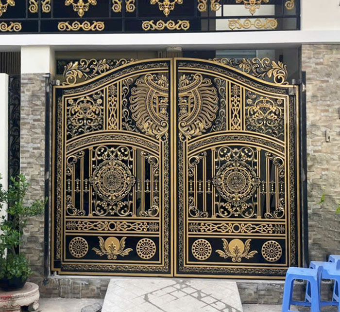 Mẫu cổng hoa văn sang trọng cho nhà phố BG-080
