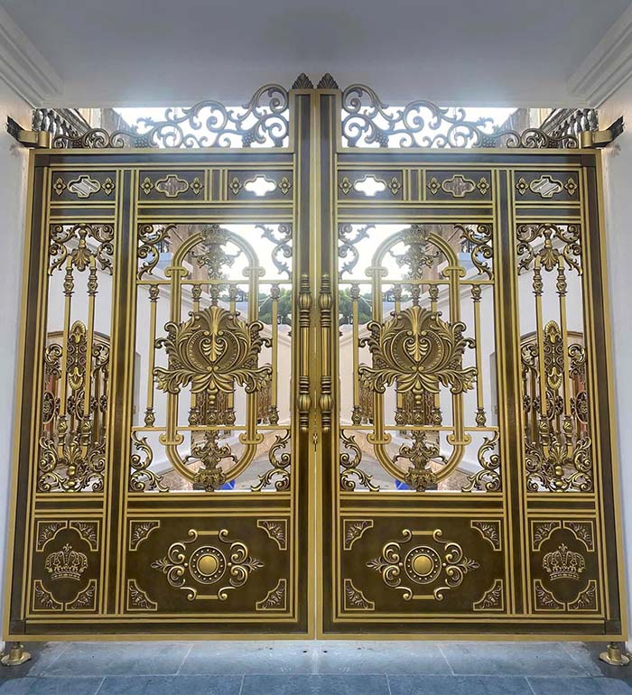 Mẫu cửa cổng tân cổ điển cho cổng nhà có mái BG-084