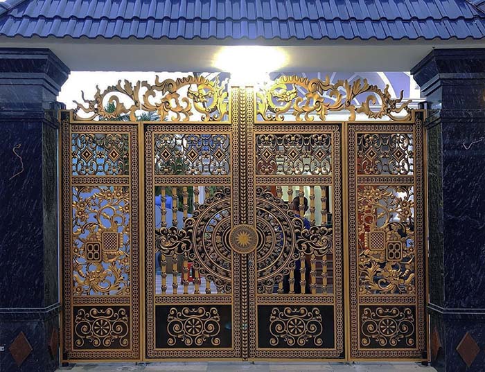 Mẫu cửa nhôm đúc 4 cánh nhà phố đẹp