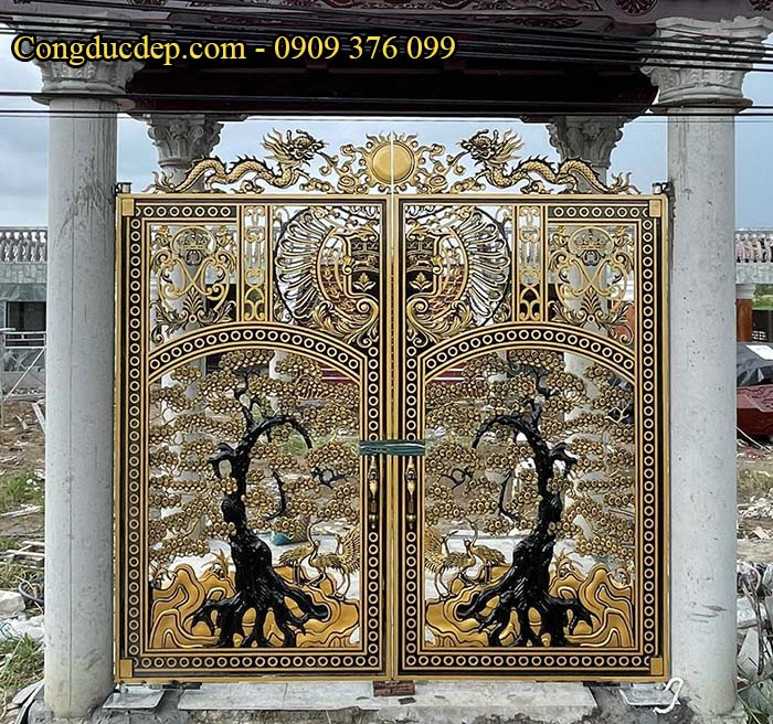 Mẫu cổng cây tùng cổ điển BG-083